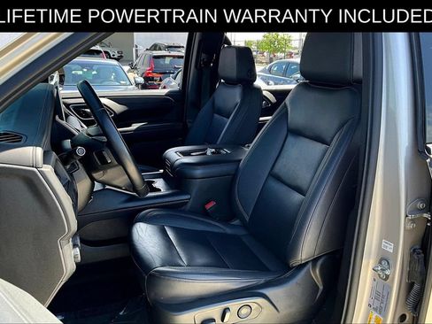 Used 2023 Chevrolet Suburban LT AWD/4WD image 33