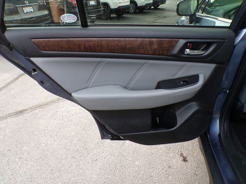 Used 2018 Subaru Outback 2.5i Limited AWD/4WD image 17