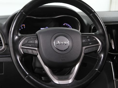 Used 2020 Jeep Grand Cherokee Limited image 7