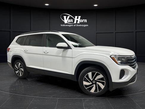 Used 2024 Volkswagen Atlas SE AWD/4WD image 1