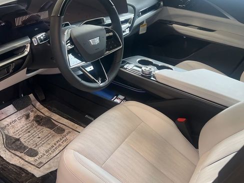 New 2026 Cadillac Lyriq Luxury image 3