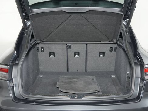 Certified 2023 Porsche Macan Turbo AWD/4WD image 40