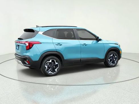 Certified 2025 Kia Seltos EX AWD/4WD image 6