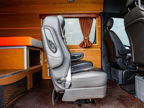 Used 2024 Mercedes-Benz Sprinter 2500 image 22