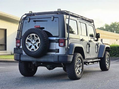 Used 2016 Jeep Wrangler Unlimited Rubicon w/ Connectivity Group AWD/4WD image 7