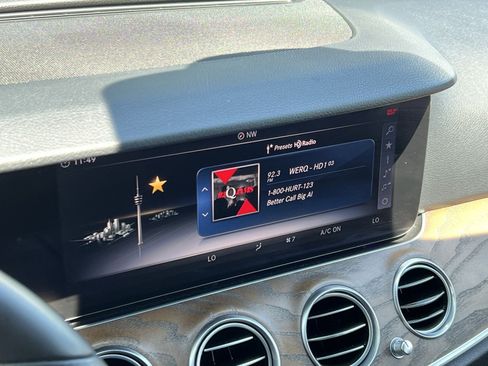 Used 2018 Mercedes-Benz E 300 4MATIC image 22