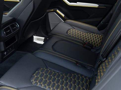 Used 2022 Lamborghini Urus AWD/4WD image 55