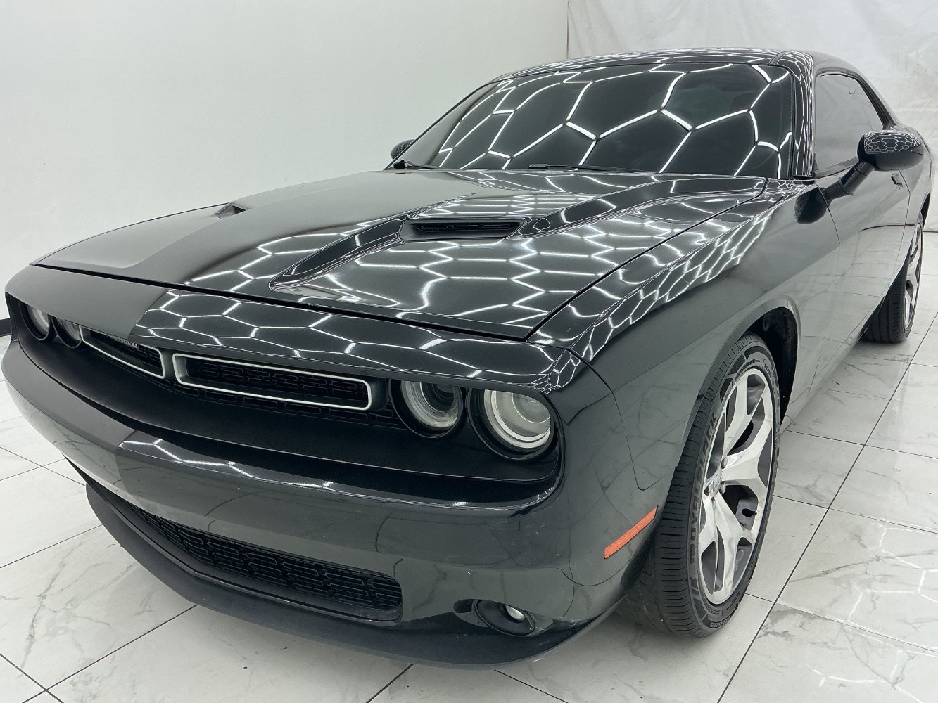 Used 2016 Dodge Challenger SXT Plus RWD image 1