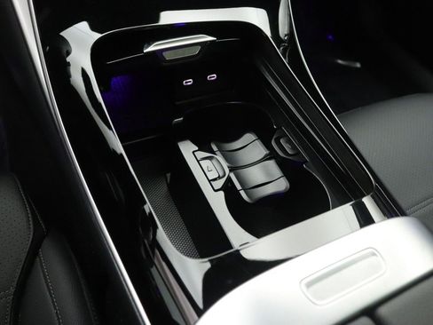 Used 2025 Mercedes-Benz C 300 4MATIC Sedan image 18