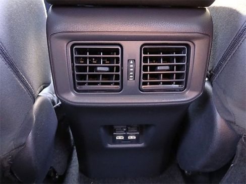 Used 2021 Toyota RAV4 XLE image 39