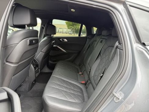Used 2025 BMW X6 xDrive40i AWD/4WD image 29