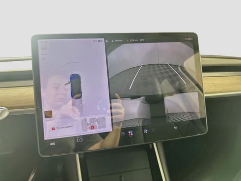 Used 2021 Tesla Model Y Long Range AWD/4WD image 22