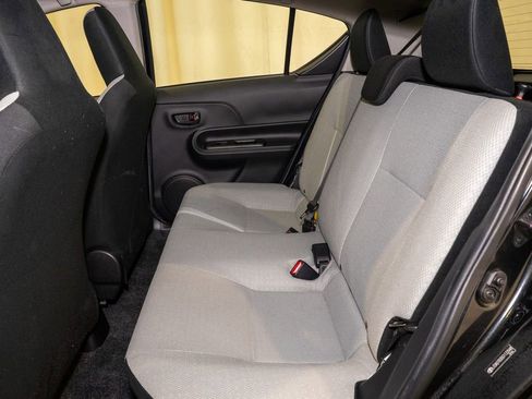 Used 2016 Toyota Prius C One image 7