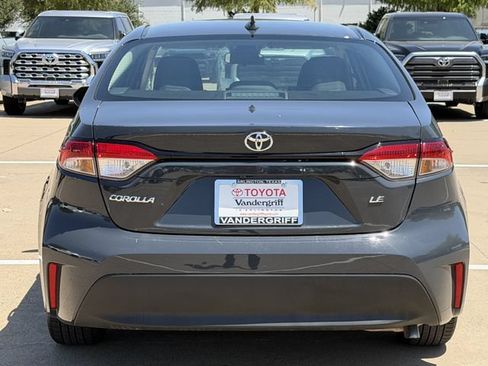 Used 2025 Toyota Corolla LE FWD image 5
