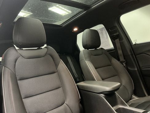 Used 2022 Chevrolet TrailBlazer RS w/ Sun and Liftgate Package AWD/4WD image 9