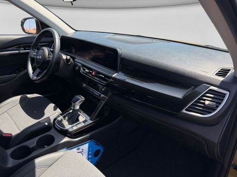 Certified 2024 Kia Seltos S FWD image 12