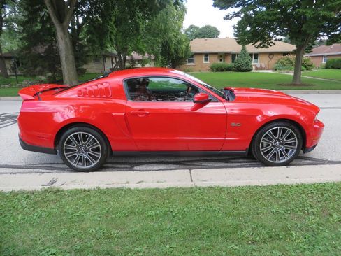 Used 2011 Ford Mustang GT Premium w/ GT Coupe Accessory Pkg 5 image 6
