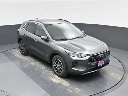 New 2025 Ford Escape SE image 22