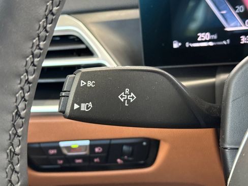 Certified 2025 BMW 330i xDrive Sedan AWD/4WD image 32