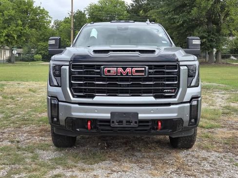 Used 2024 GMC Sierra 2500 AT4 w/ AT4 Preferred Package AWD/4WD image 2