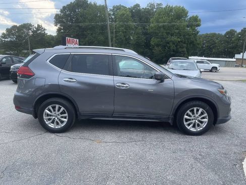 Used 2017 Nissan Rogue SV FWD image 7