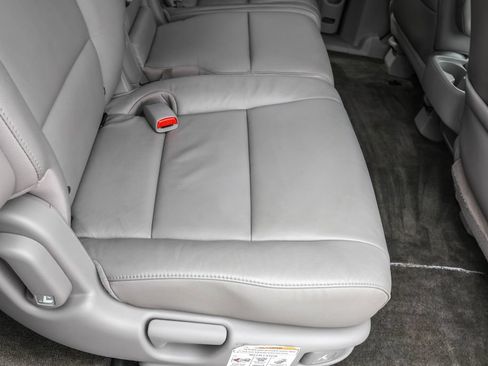 Used 2016 Honda Odyssey EX-L image 32