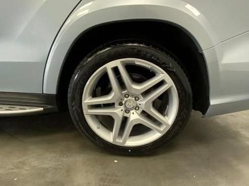 Used 2015 Mercedes-Benz GL 550 4MATIC image 19