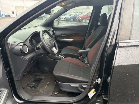 Used 2020 Nissan Kicks SR image 10