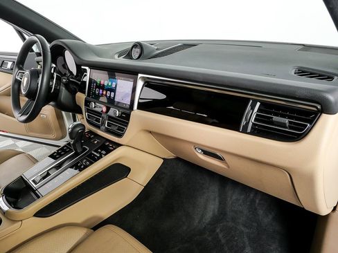 Certified 2022 Porsche Macan S AWD/4WD image 25