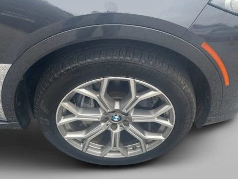 Used 2020 BMW X7 xDrive40i w/ Premium Package AWD/4WD image 4