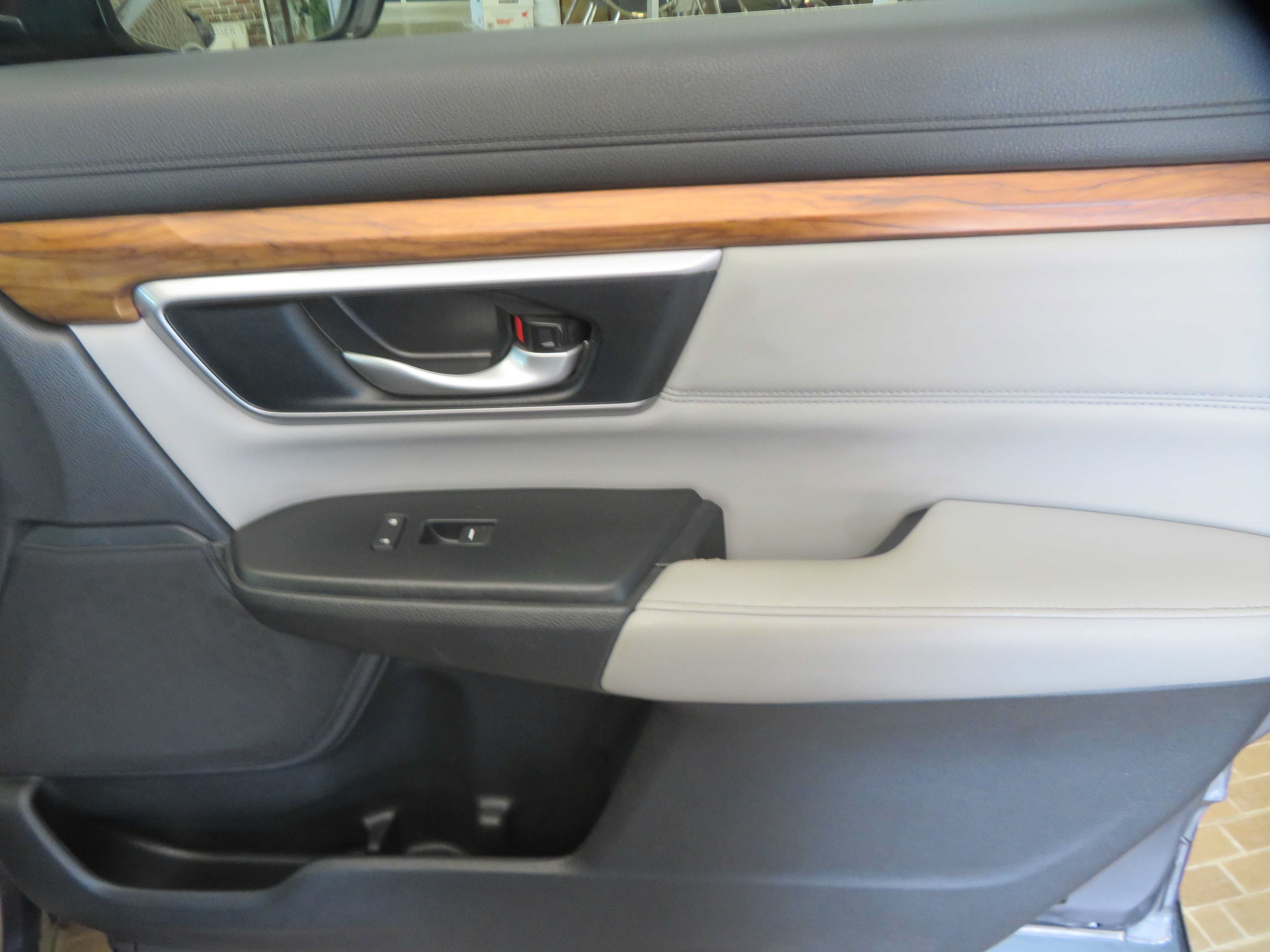 Used 2018 Honda CR-V EX-L image 24