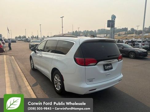 Used 2021 Chrysler Voyager Lxi FWD image 5