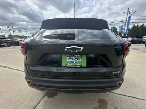 Used 2024 Chevrolet Trax RS FWD image 34
