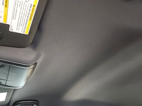 Used 2023 Chevrolet Equinox RS w/ RS Leather Package image 27