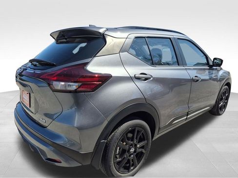 Used 2022 Nissan Kicks SR w/ Premium Package image 4