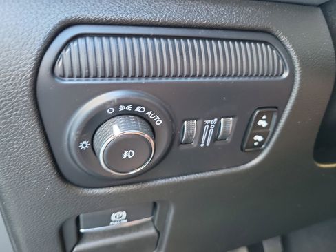 Used 2024 Jeep Wagoneer L Series II image 33