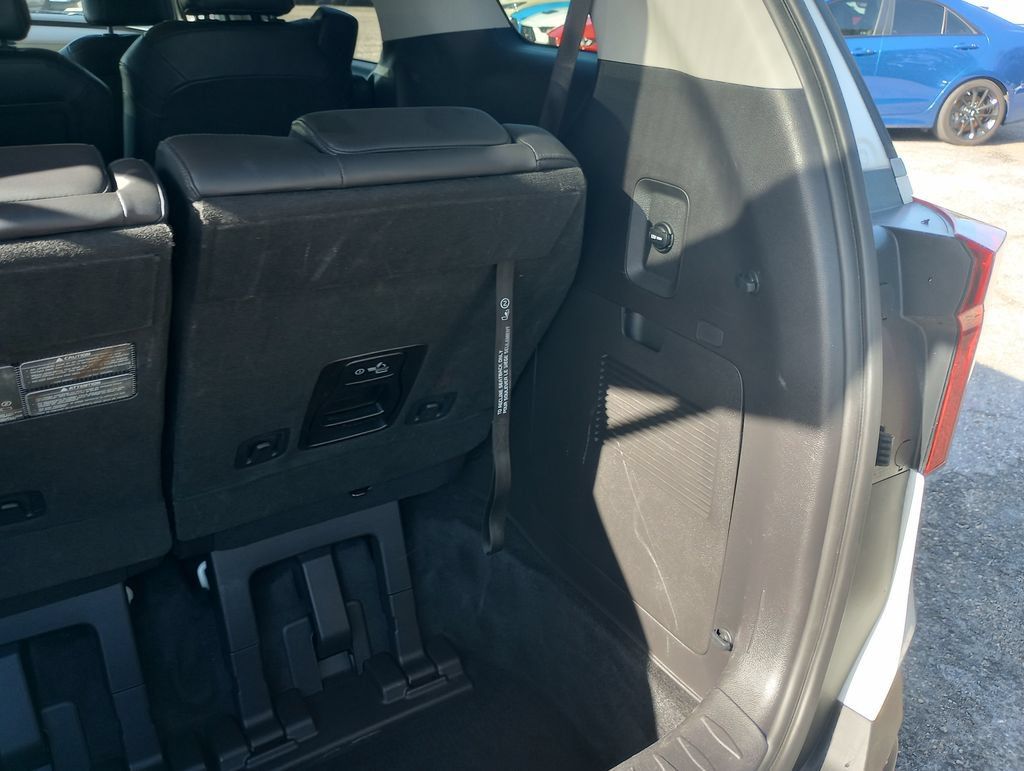 Used 2025 Kia Carnival FWD image 13