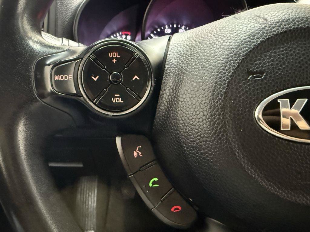 Used 2016 Kia Soul FWD image 12
