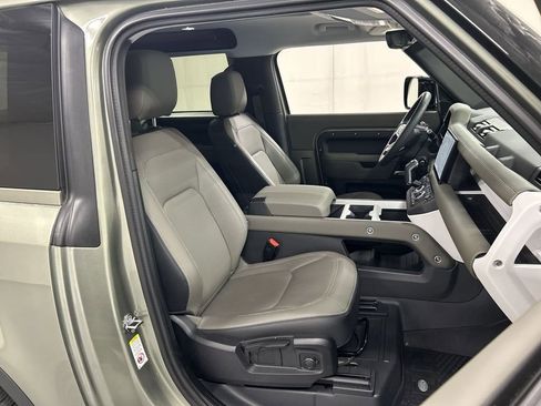 Used 2025 Land Rover Defender 90 S AWD/4WD image 24