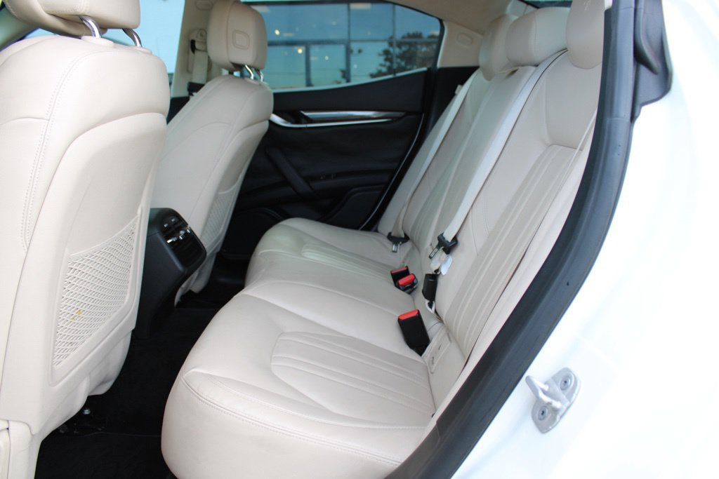 Used 2015 Maserati Ghibli RWD image 10