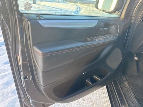 Used 2017 Dodge Grand Caravan GT image 10