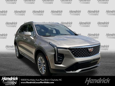 Used 2025 Cadillac XT4 Premium Luxury FWD image 1