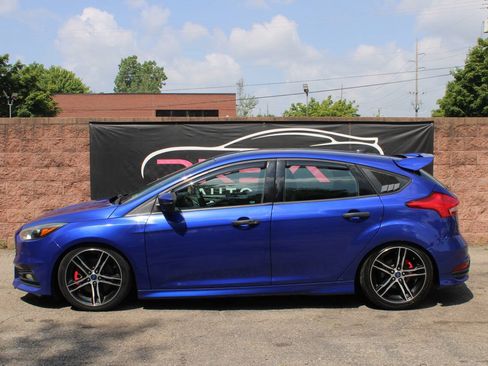 Used 2015 Ford Focus ST w/ Equipment Group 401A FWD image 2