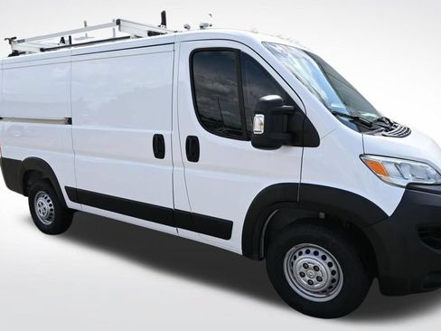 Used 2023 RAM ProMaster 2500 FWD image 3