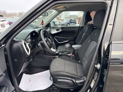 Used 2022 Kia Soul LX image 24