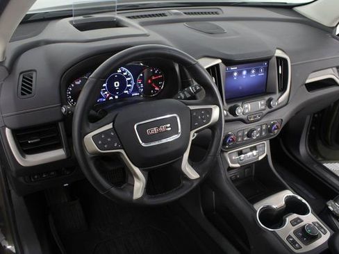 Used 2023 GMC Terrain Denali w/ Denali Premium Package image 10