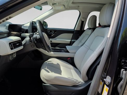 Used 2025 Lincoln Aviator AWD w/ Jet Appearance Package image 16