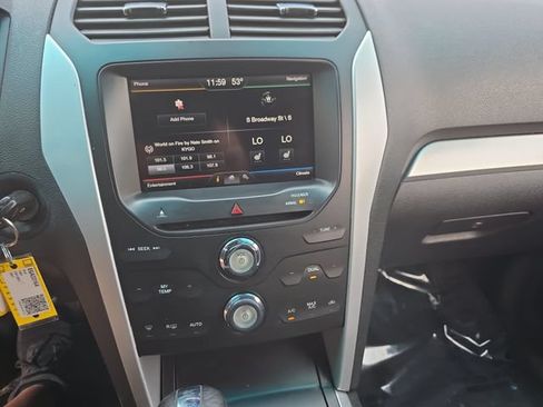 Used 2014 Ford Explorer XLT w/ Equipment Group 202A AWD/4WD image 24