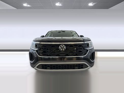 Used 2025 Volkswagen Atlas Cross Sport SE FWD image 6