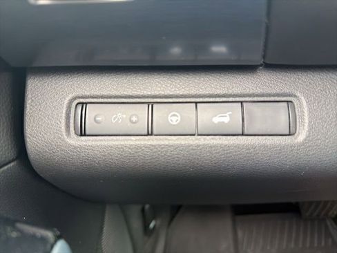 Used 2024 Nissan Pathfinder SL w/ SL Premium Package image 17